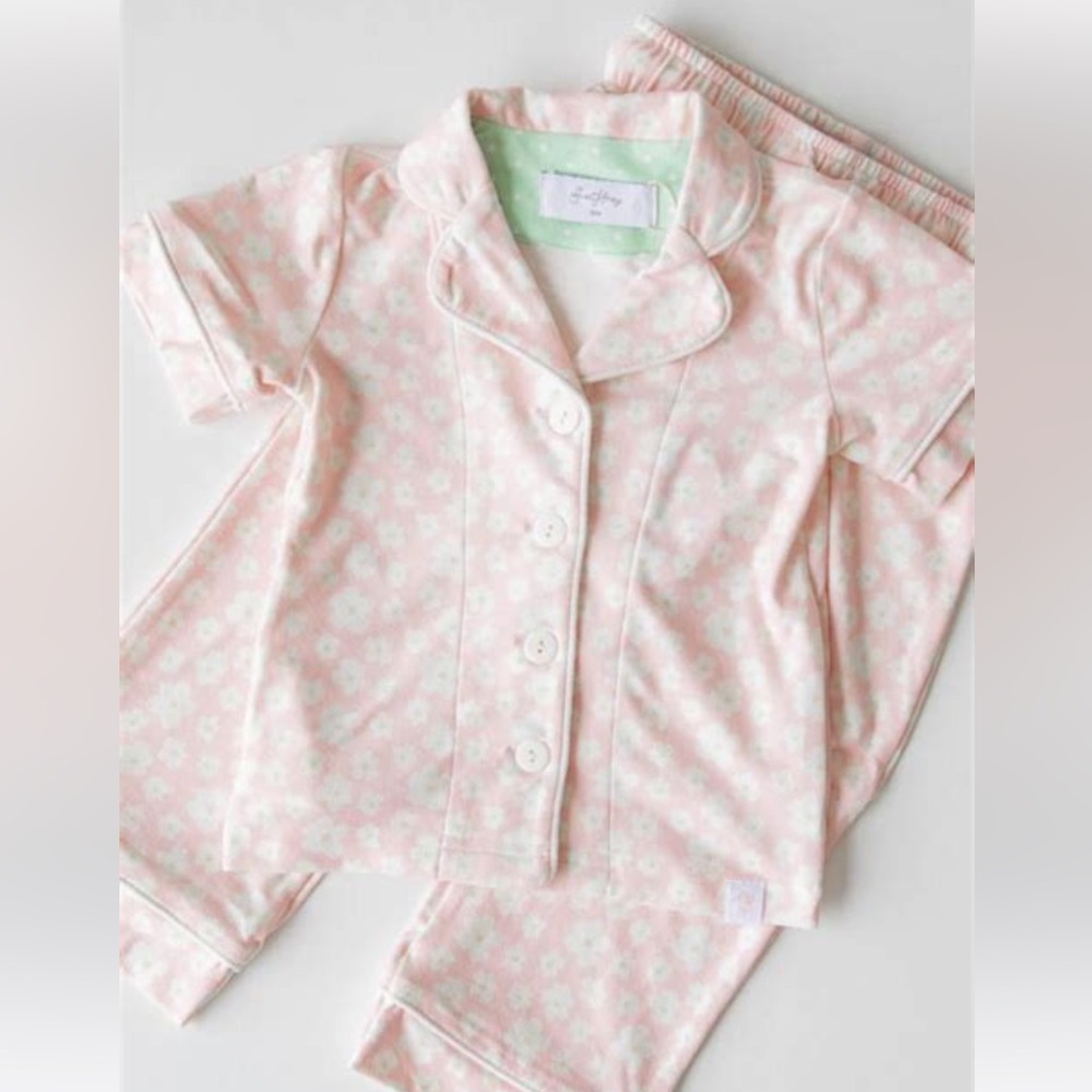 Sweet Honey
‘Cozy PJs - Dogwood Blooms’